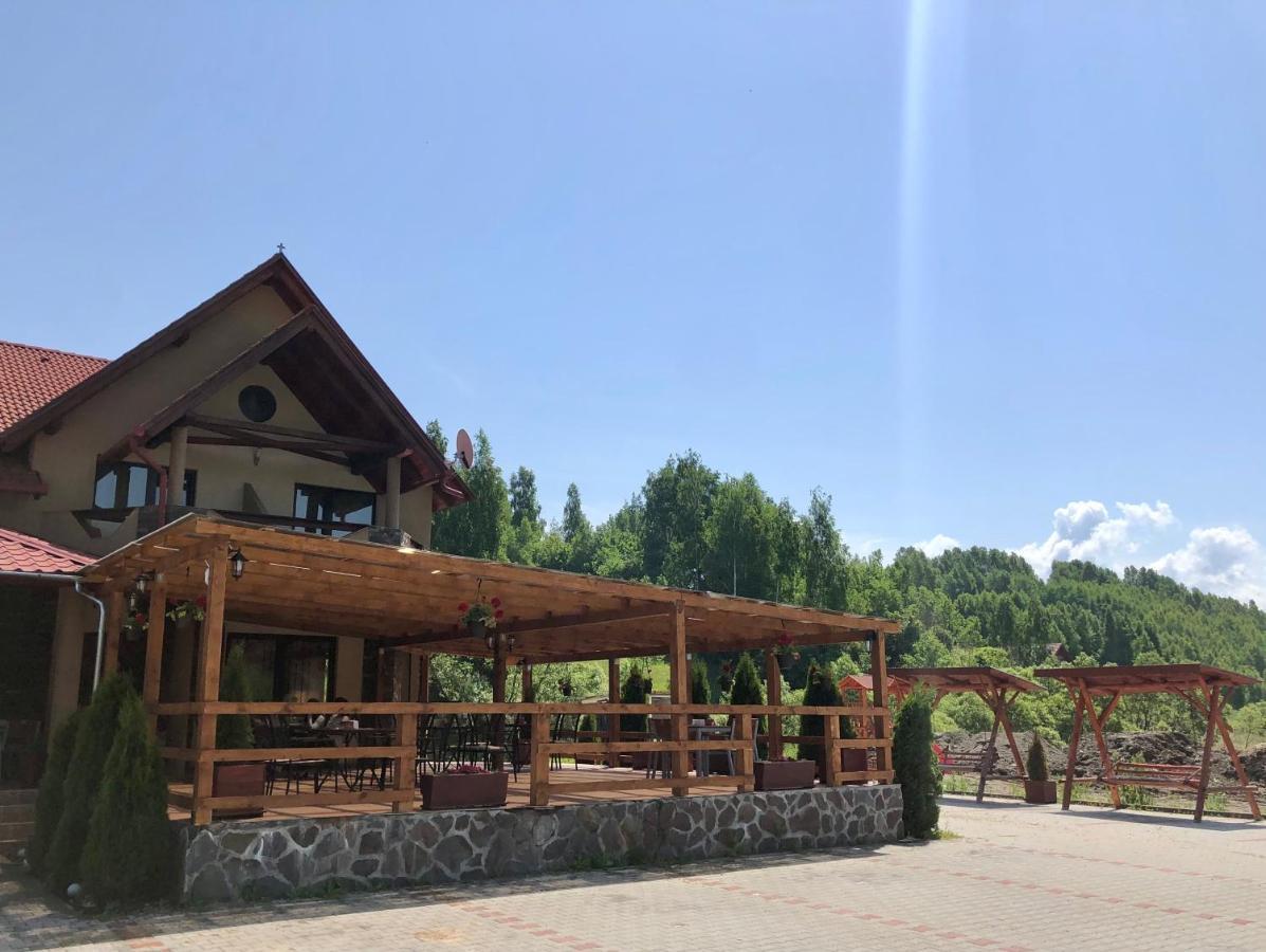 Aranykakas Etterem Es Panzio Bed & Breakfast Sindominic Exterior photo