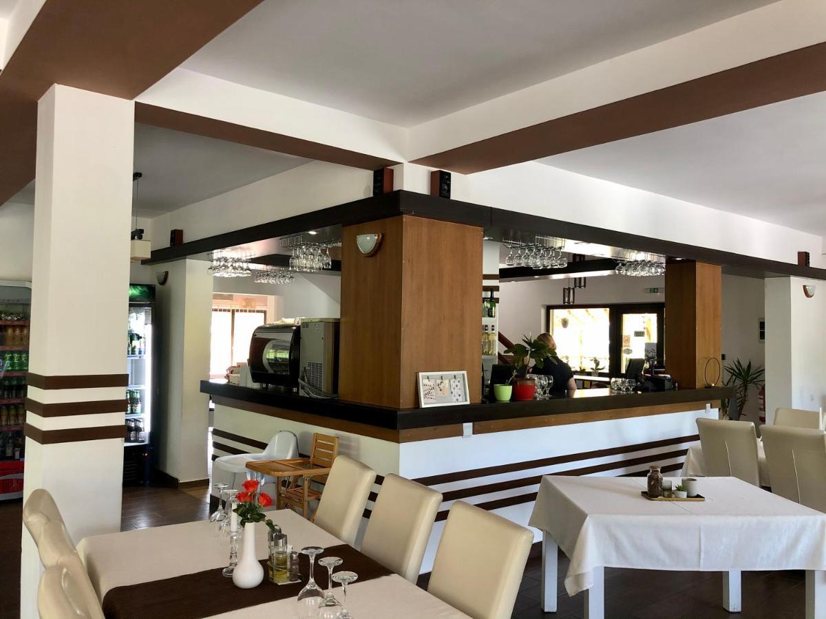 Aranykakas Etterem Es Panzio Bed & Breakfast Sindominic Exterior photo